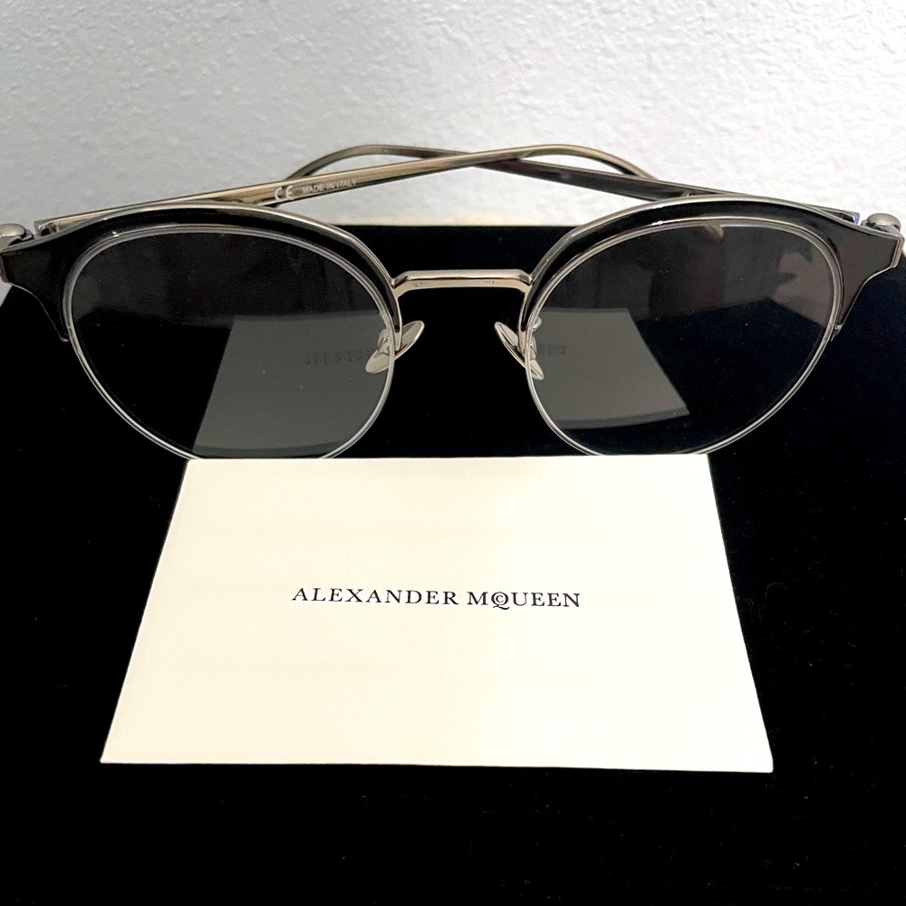 Alexander MQueen